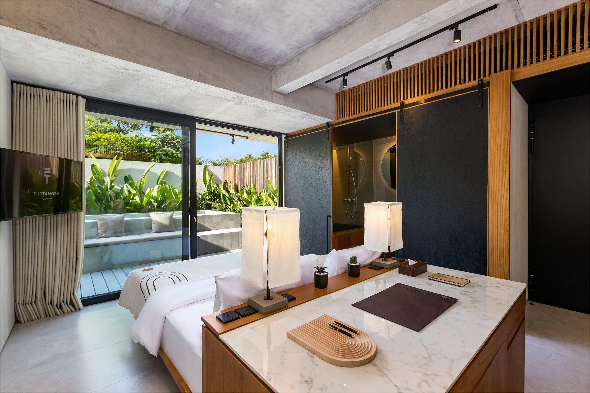 Room Pool Studio